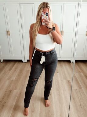 🆕 NWT forever 21 black high waisted destroyed skinny jeans
